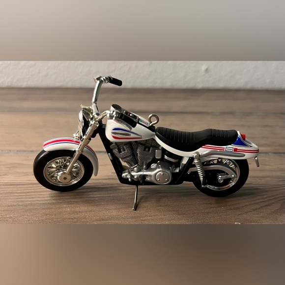 Hallmark NEW 2002 Christmas Ornament 4th Harlie Davidson Milestones series - Picture 4 of 10